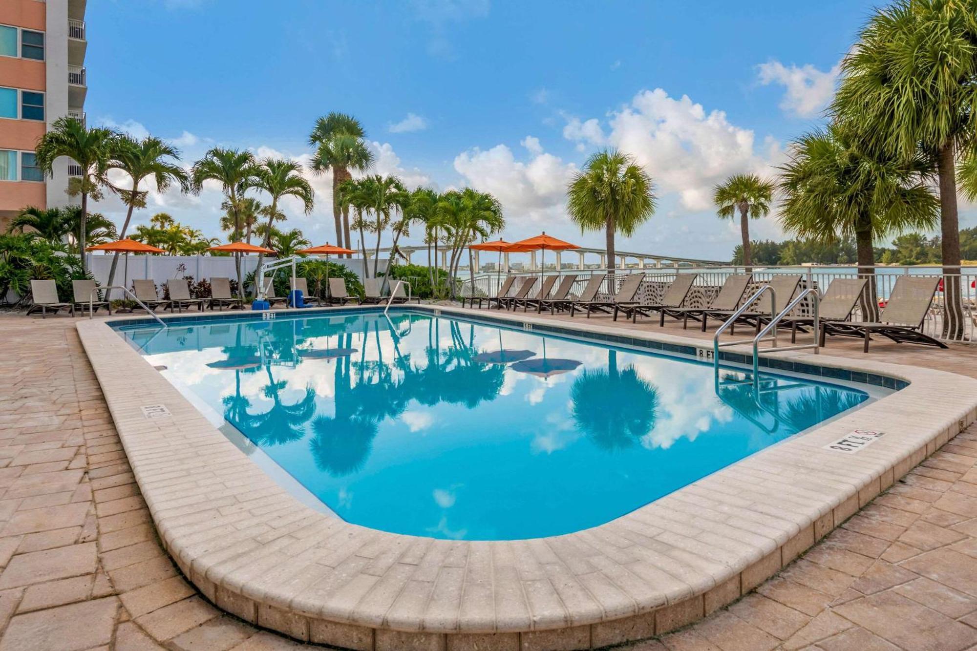 Winter The Dolphin'S Beach Club, Ascend Hotel Collection Clearwater Beach Exterior foto