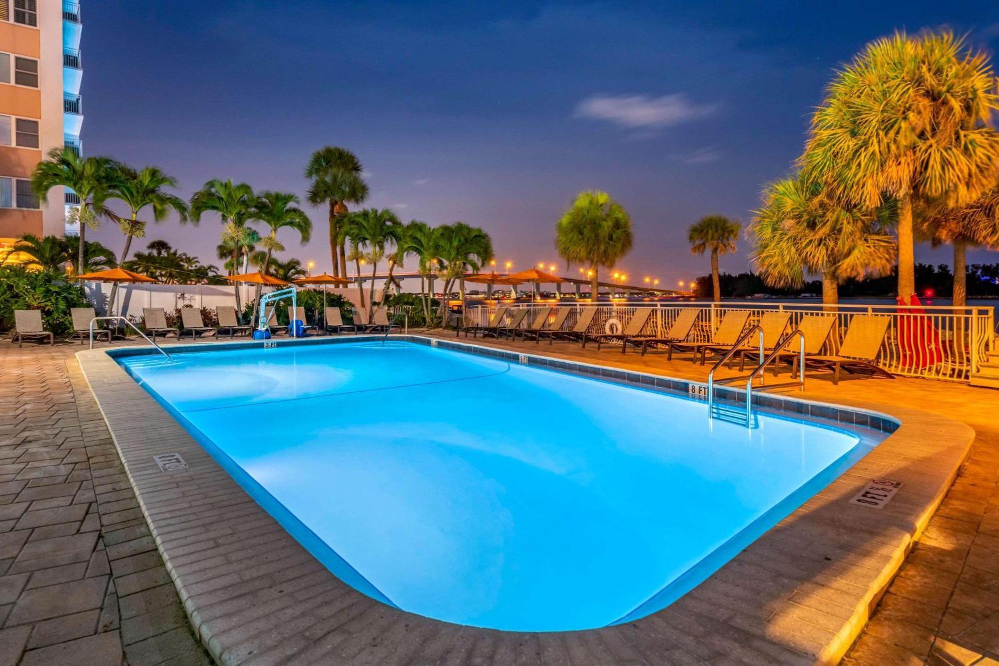 Winter The Dolphin'S Beach Club, Ascend Hotel Collection Clearwater Beach Exterior foto